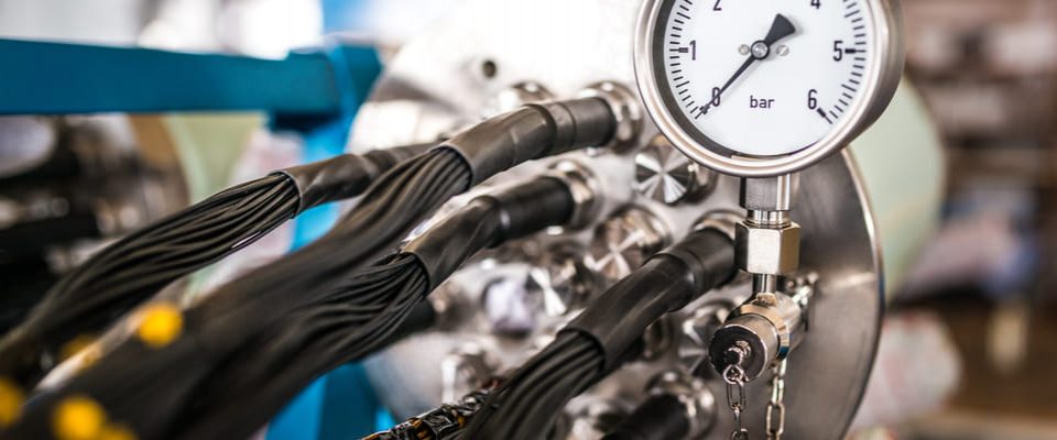 industrial-ten-with-a-temperature-regulator-2026-01-07-06-54-38-utc heat exchanger with gauge